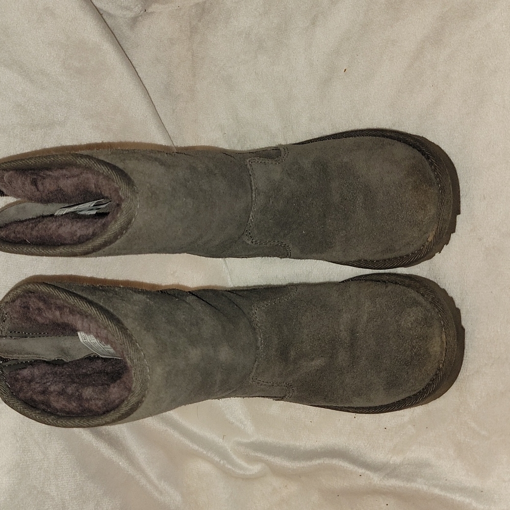 Used girl ugg boots
